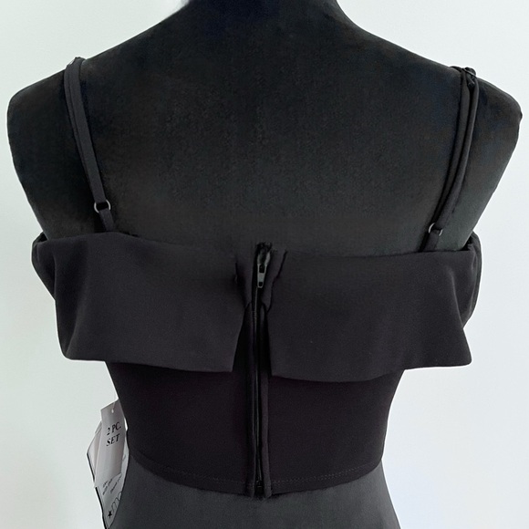 NWT B Darlin: Black Off-Shoulder Zip Back Crop Top - Picture 6 of 7